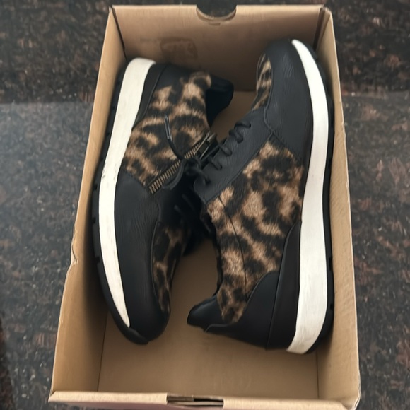 B.O.C. Khloe Oxford Sneaker Leopard Print Ladies 8 - Picture 8 of 10